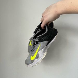 NIKE AIR ZOOM HYPERACE VOLLEYBALL SHOES
